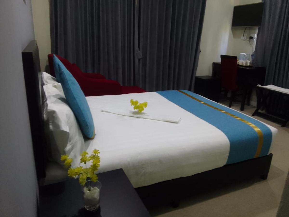 Atlantic Pearl Guest House มิดแรนด์ ภายนอก รูปภาพ
