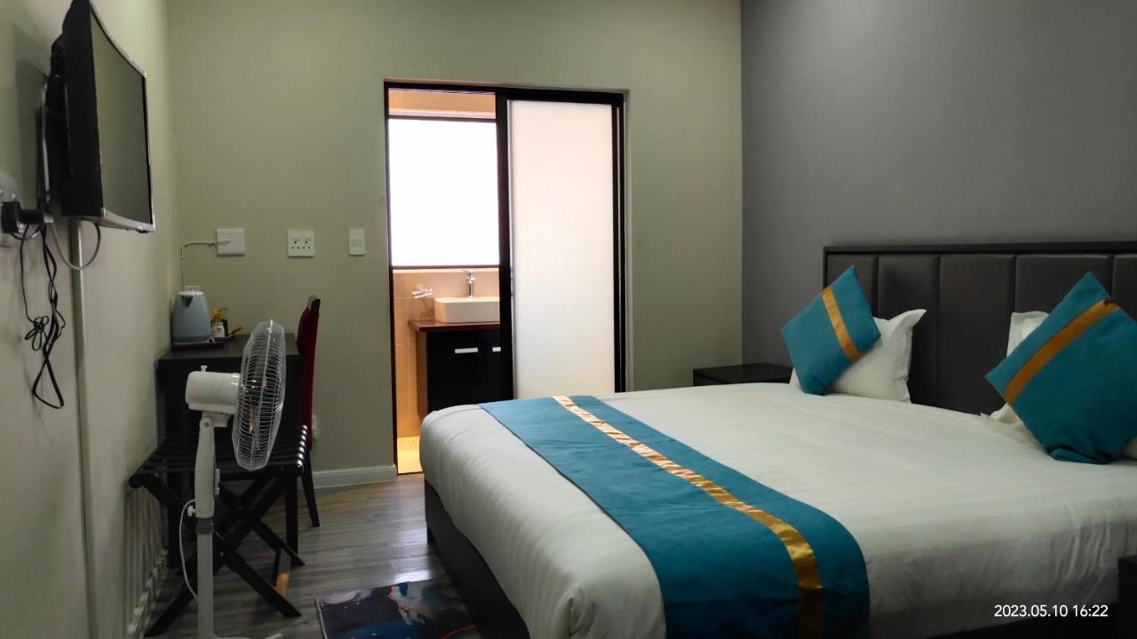 Atlantic Pearl Guest House มิดแรนด์ ภายนอก รูปภาพ